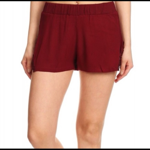 Crocheted Lace Shorts - Picture 3 of 4